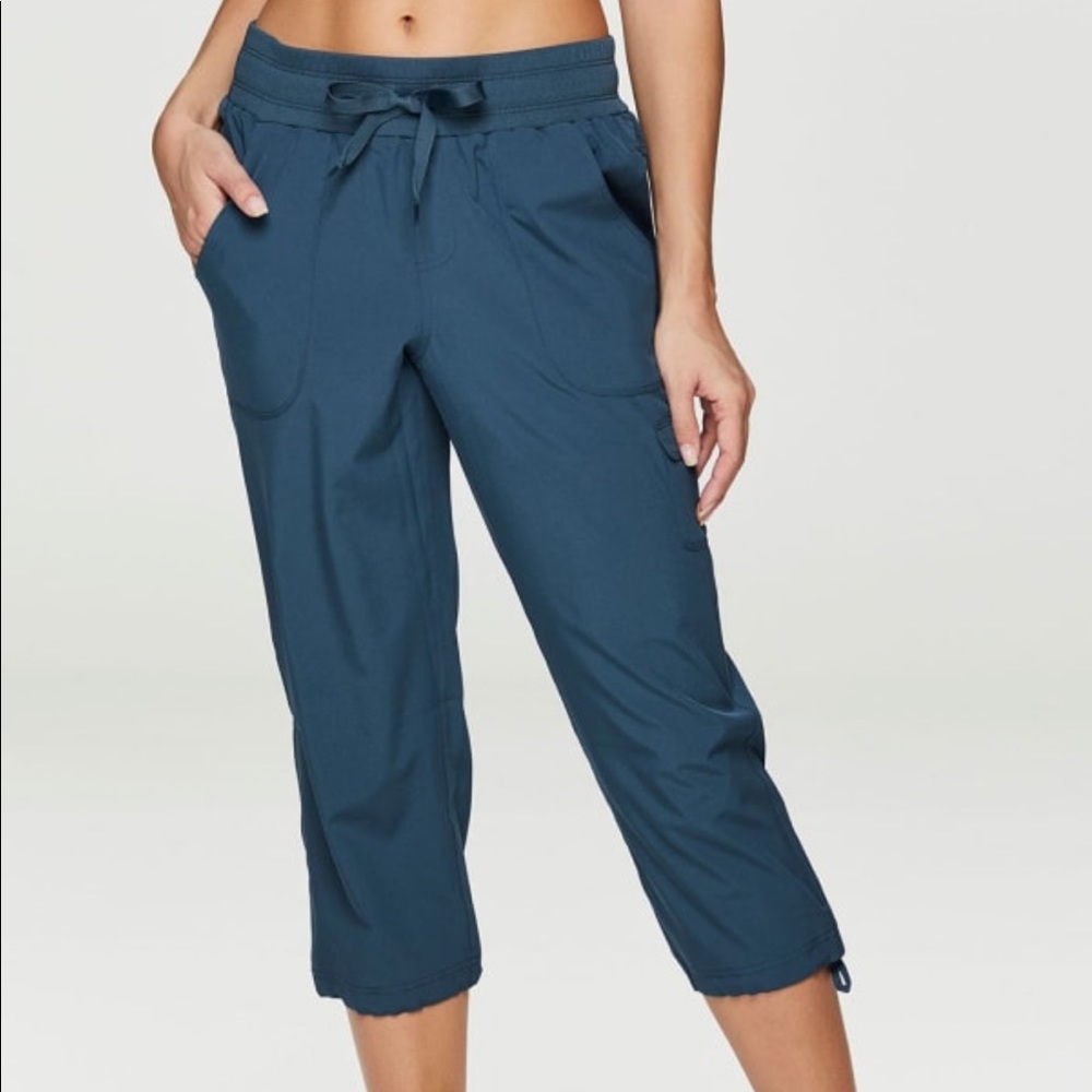 NWT RBX Active Prime Anywhere Cargo Capri sz L dark teal